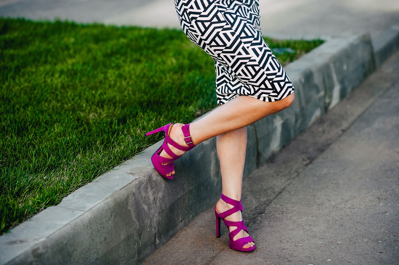высокие босоножки розовые летние красивые на каблуке ножки